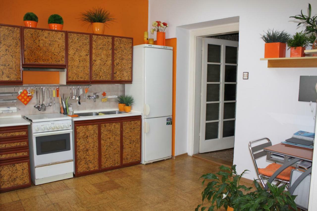 Cosy Apartment Under The Tower プラハ エクステリア 写真
