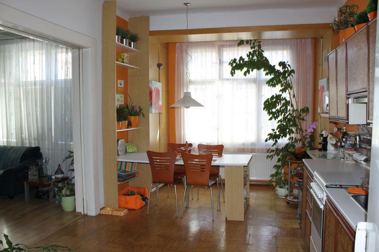 Cosy Apartment Under The Tower プラハ エクステリア 写真